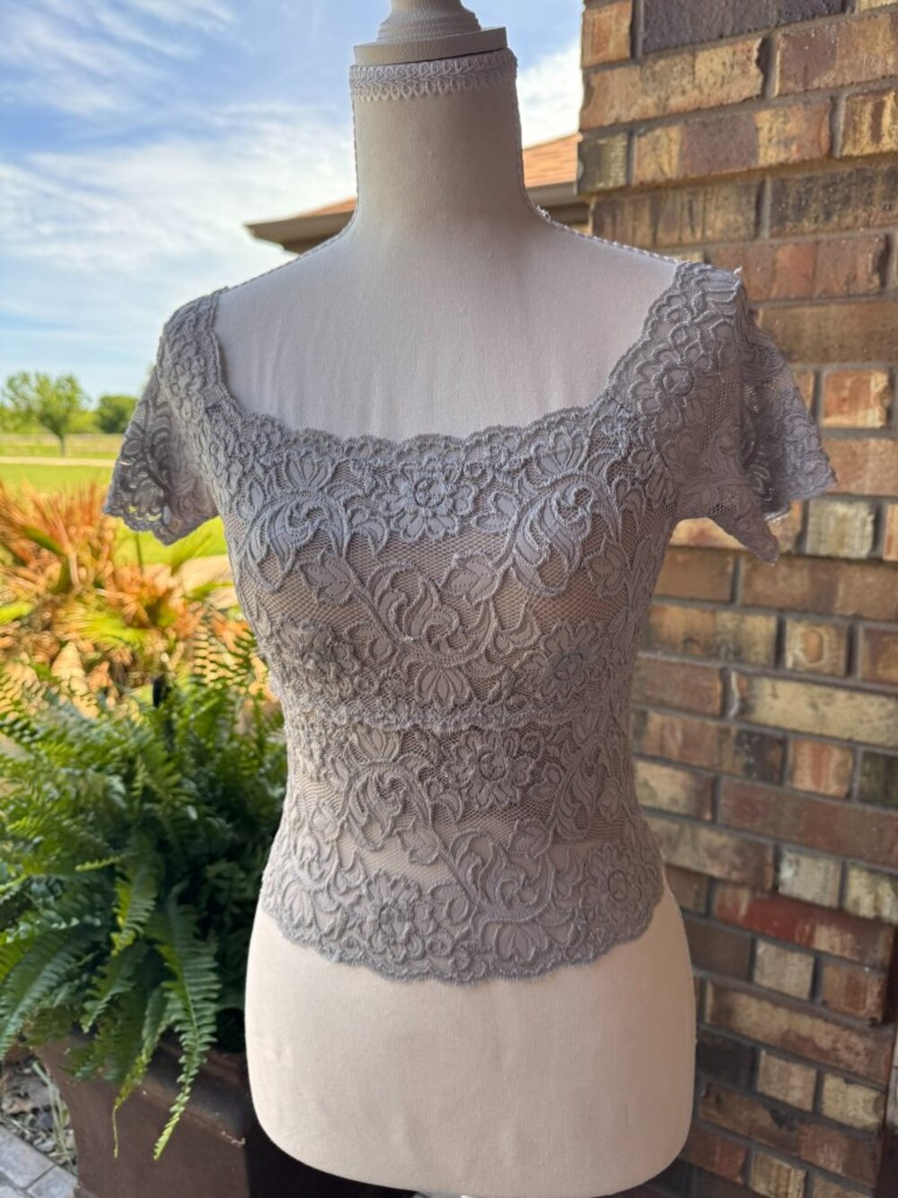 Hanky Panky Cropped lace camisole; Small; gray/silver